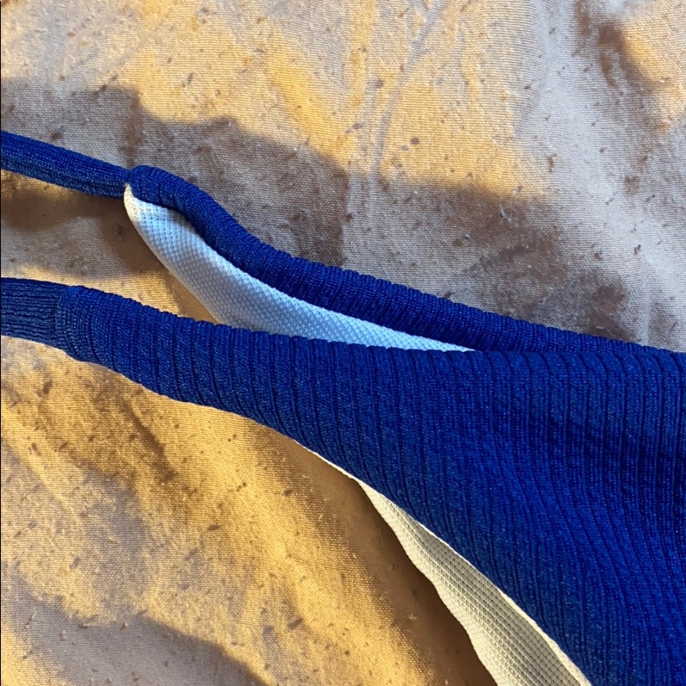 Blue bikini - Picture 4 of 4